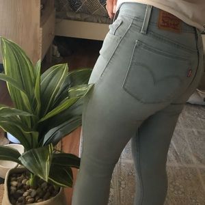 Levi’s 710 Super Skinny Jeans